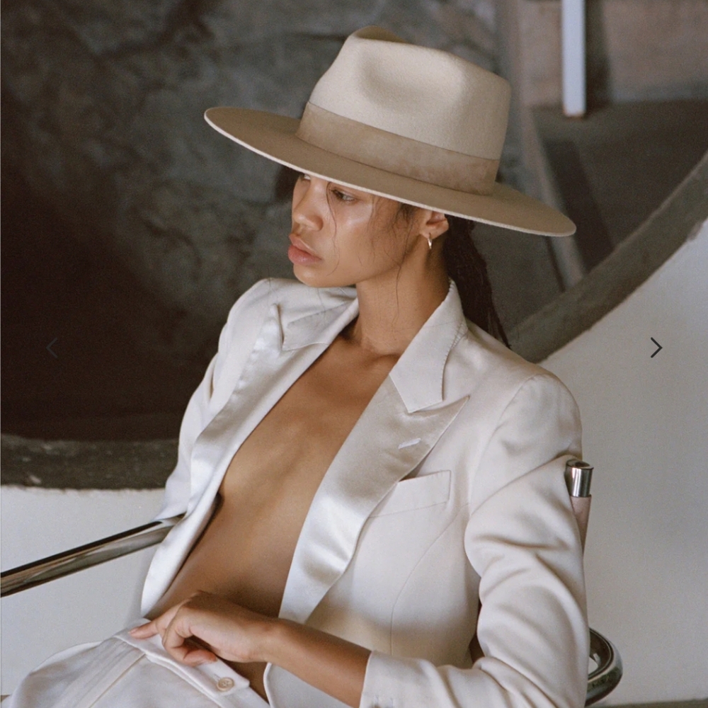 Lack of color best seller the mirage Hat size small